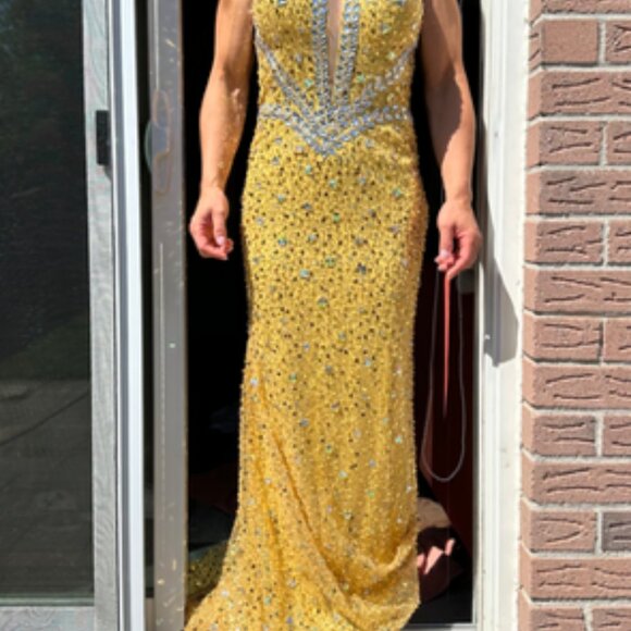 Yellow Halter Long Mermaid Prom Party Dress with Glitter Beadings - Picture 2 of 5